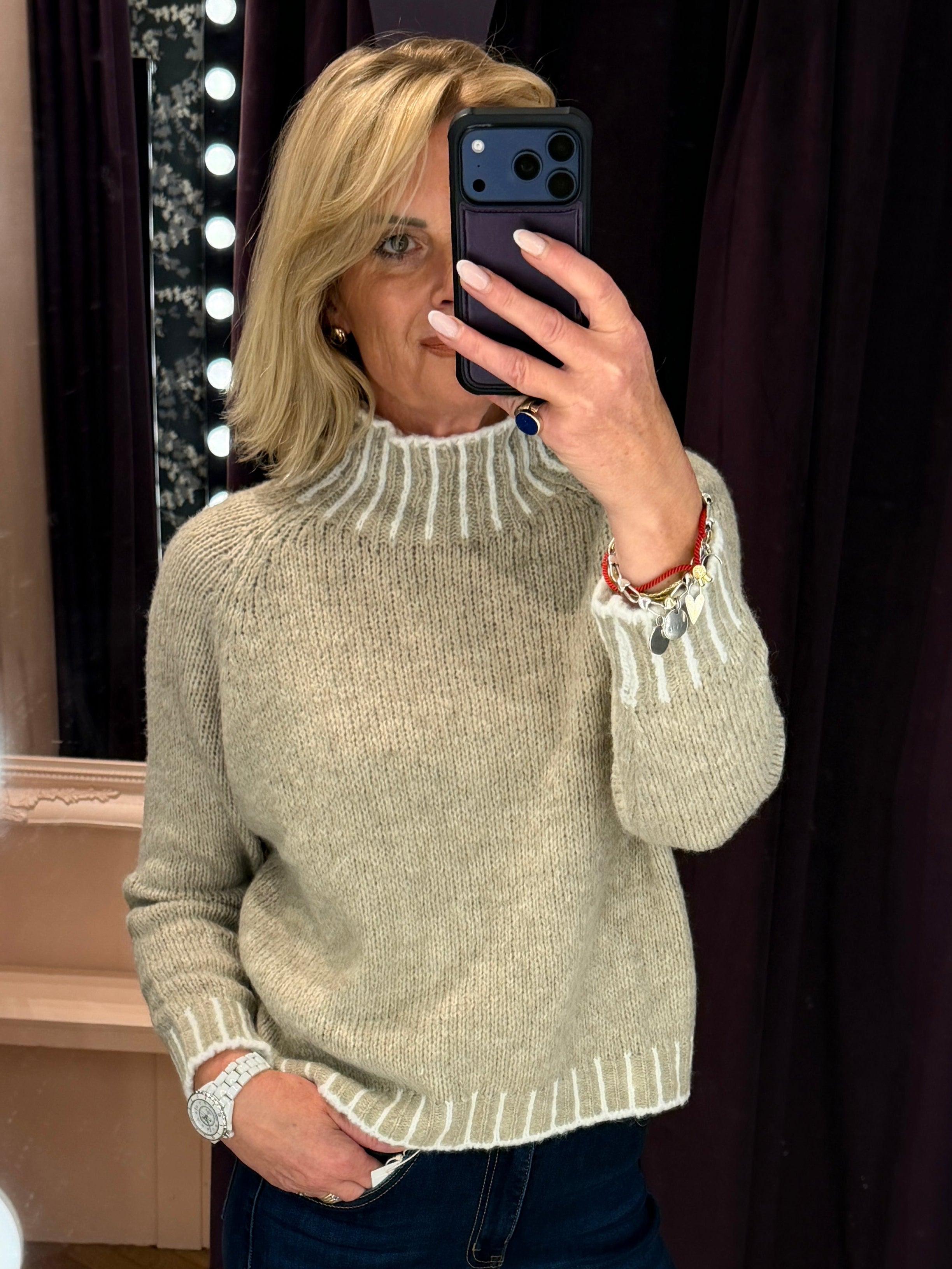 Contrast 'Hand Knit" jumper - Straight Hem