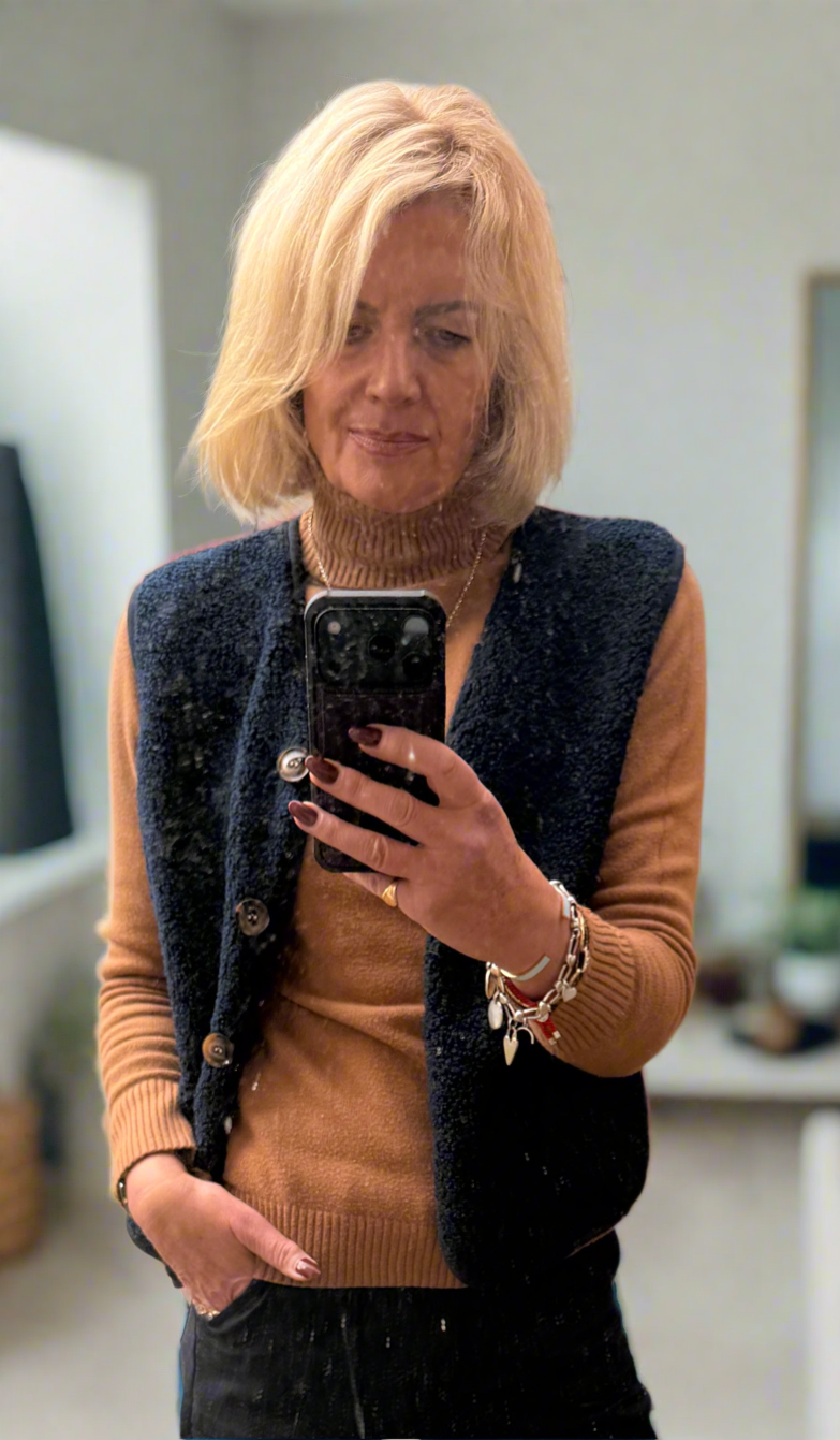 【STUMBLY】新品未使用Painted l Button Gilet STUMBLY】新品未使用Painted l Button Gilet Painted Metal Button