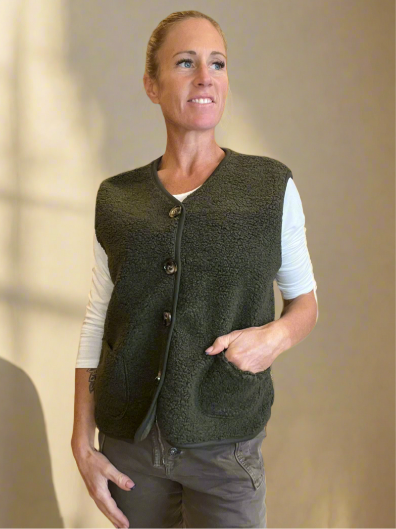 The Lipstick Edit Gilet by SNOB