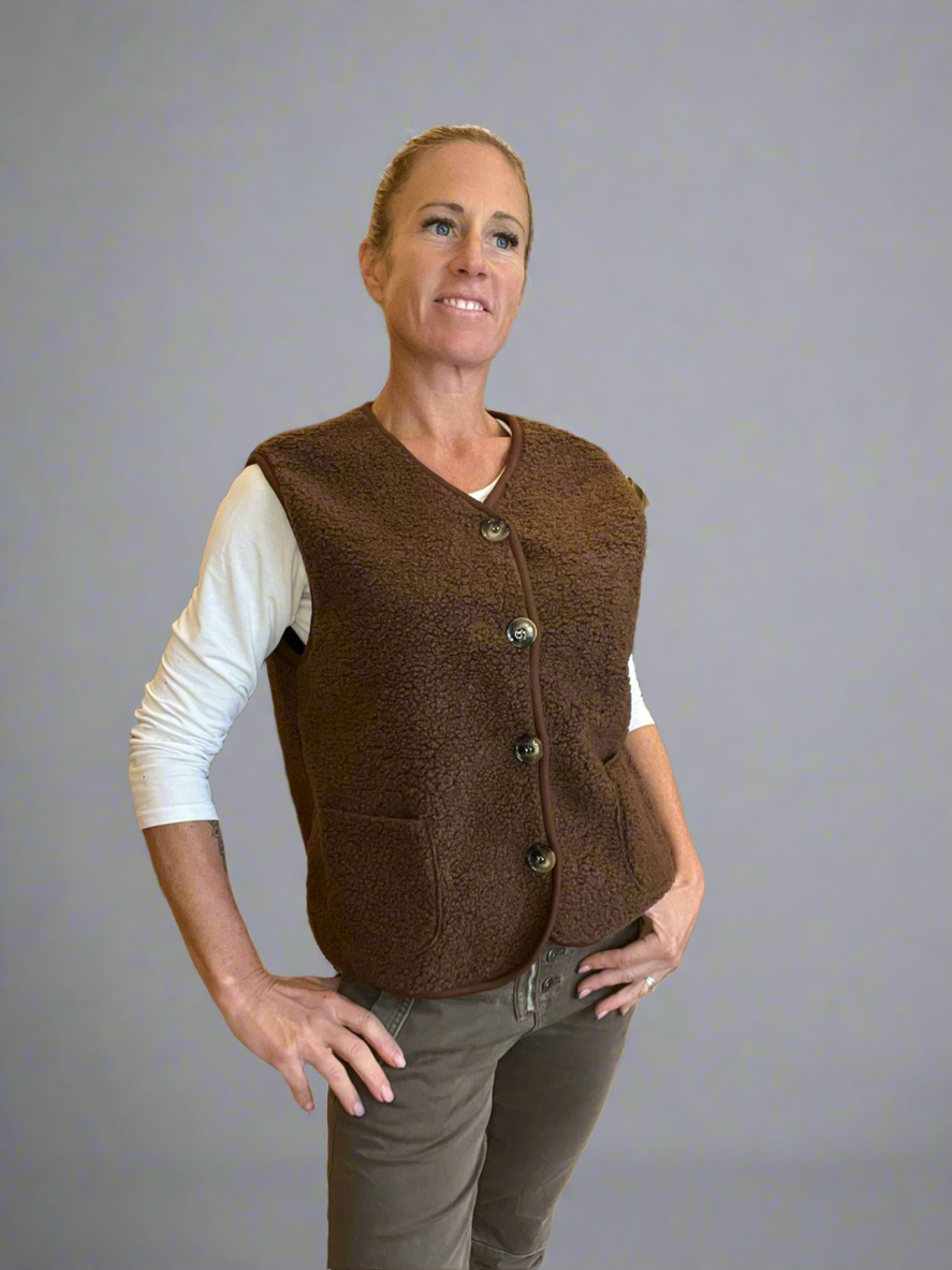 The Lipstick Edit Gilet by SNOB