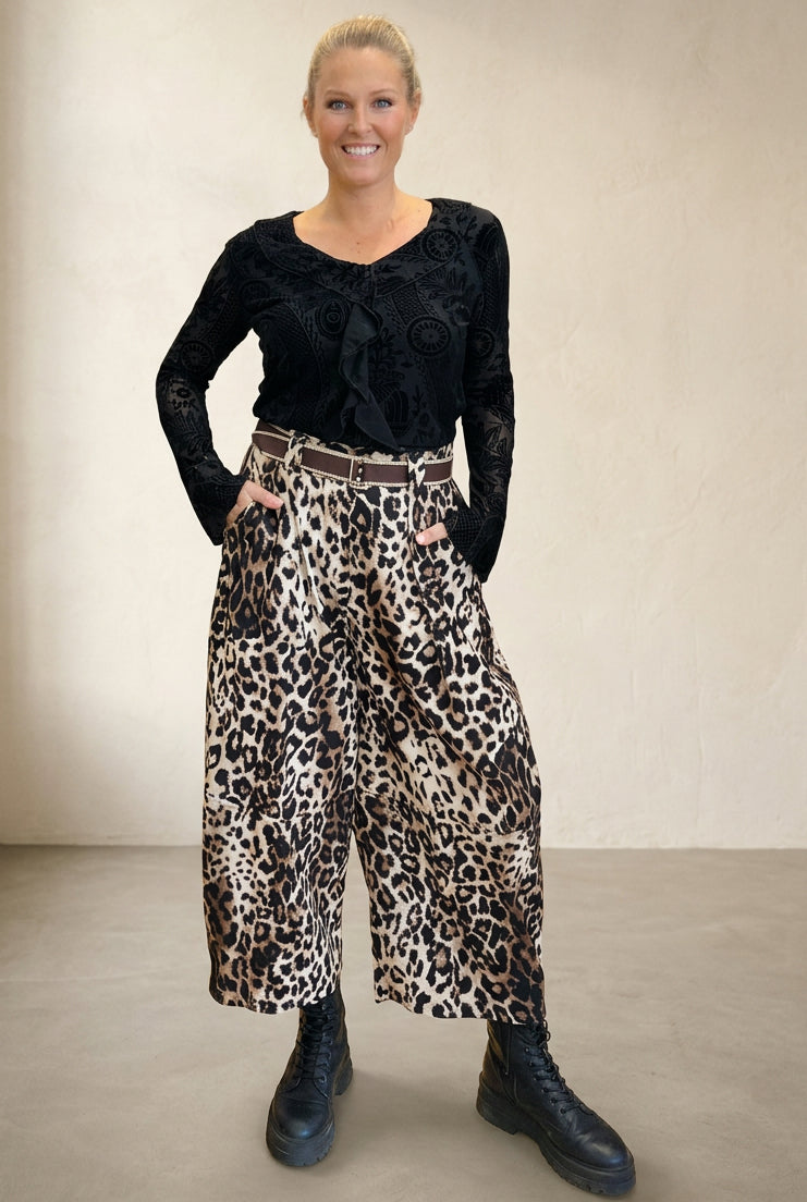 Velvet-Touch Animal Barrel Trousers