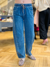 Barrelette Leg Pull on Joggers